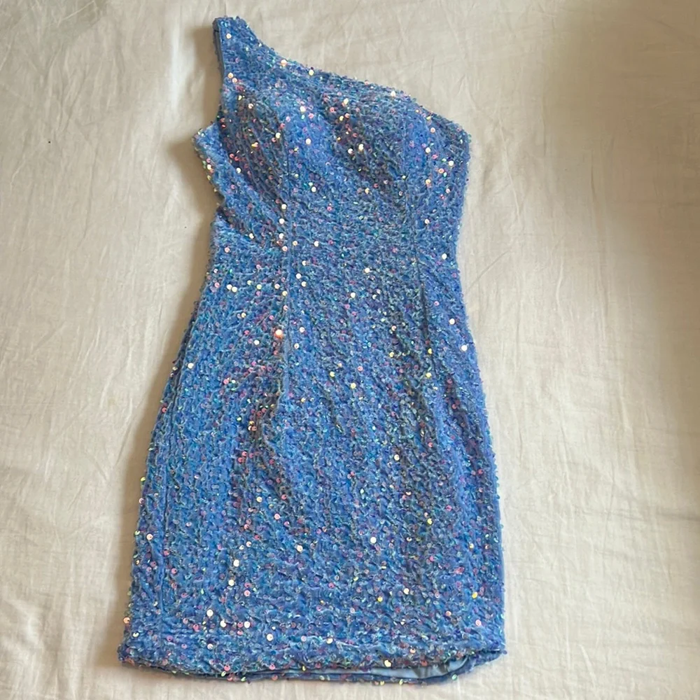 Dress - Picture 1 of 3